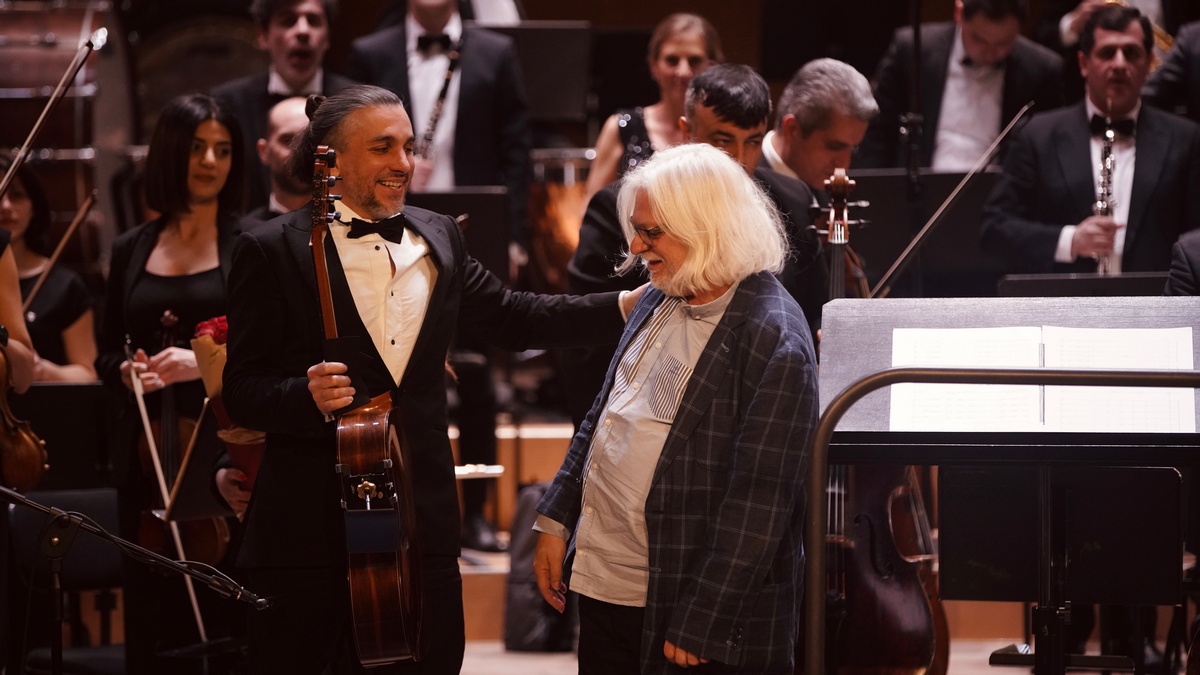 249E8C28-7AFC-472D-860A-1ACFC212F201