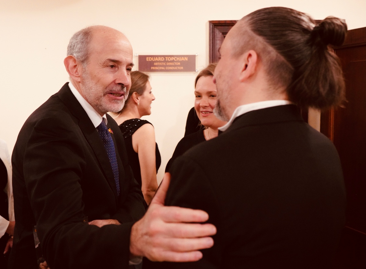 7400FE4D-488F-41C7-A4DE-8E2F344BC61A