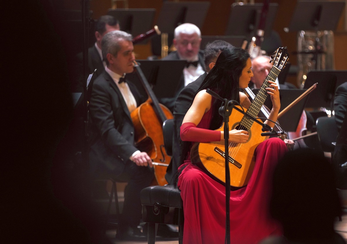 FDFBC65D-8D8B-4875-9ADC-EADAE3D6BAAD