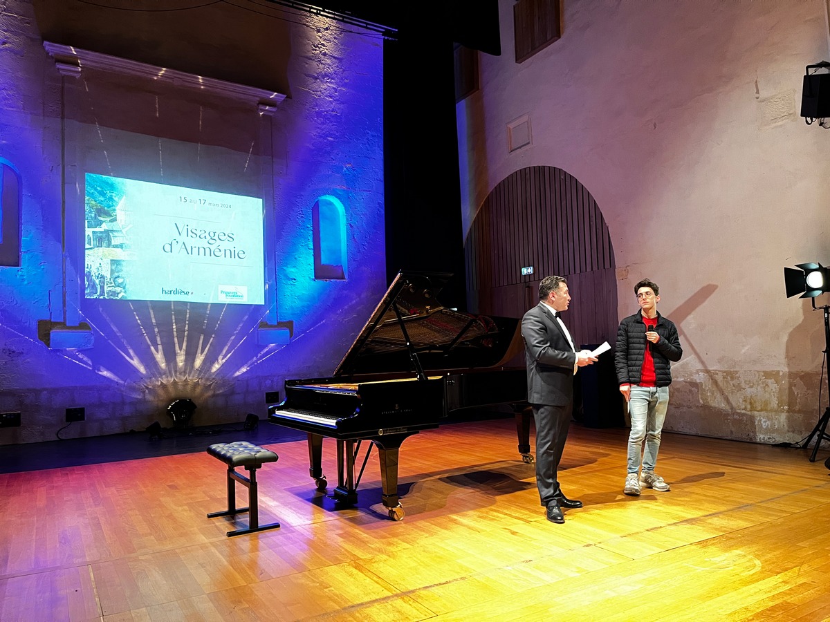 masllev_france_150324_07