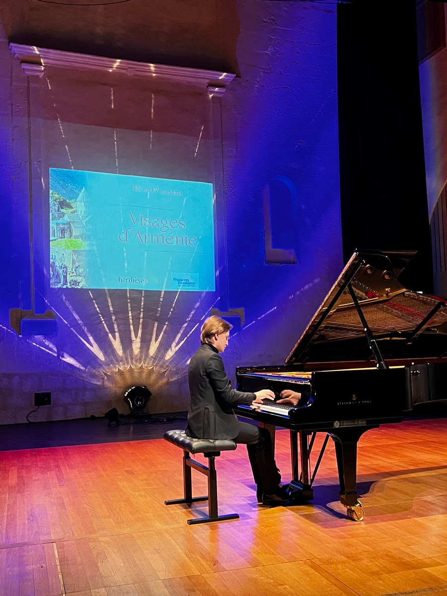 masllev_france_150324_11