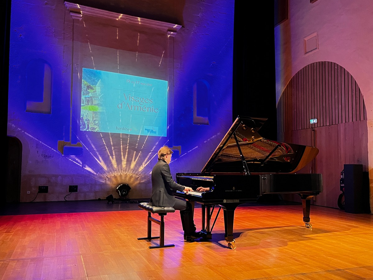 masllev_france_150324_12