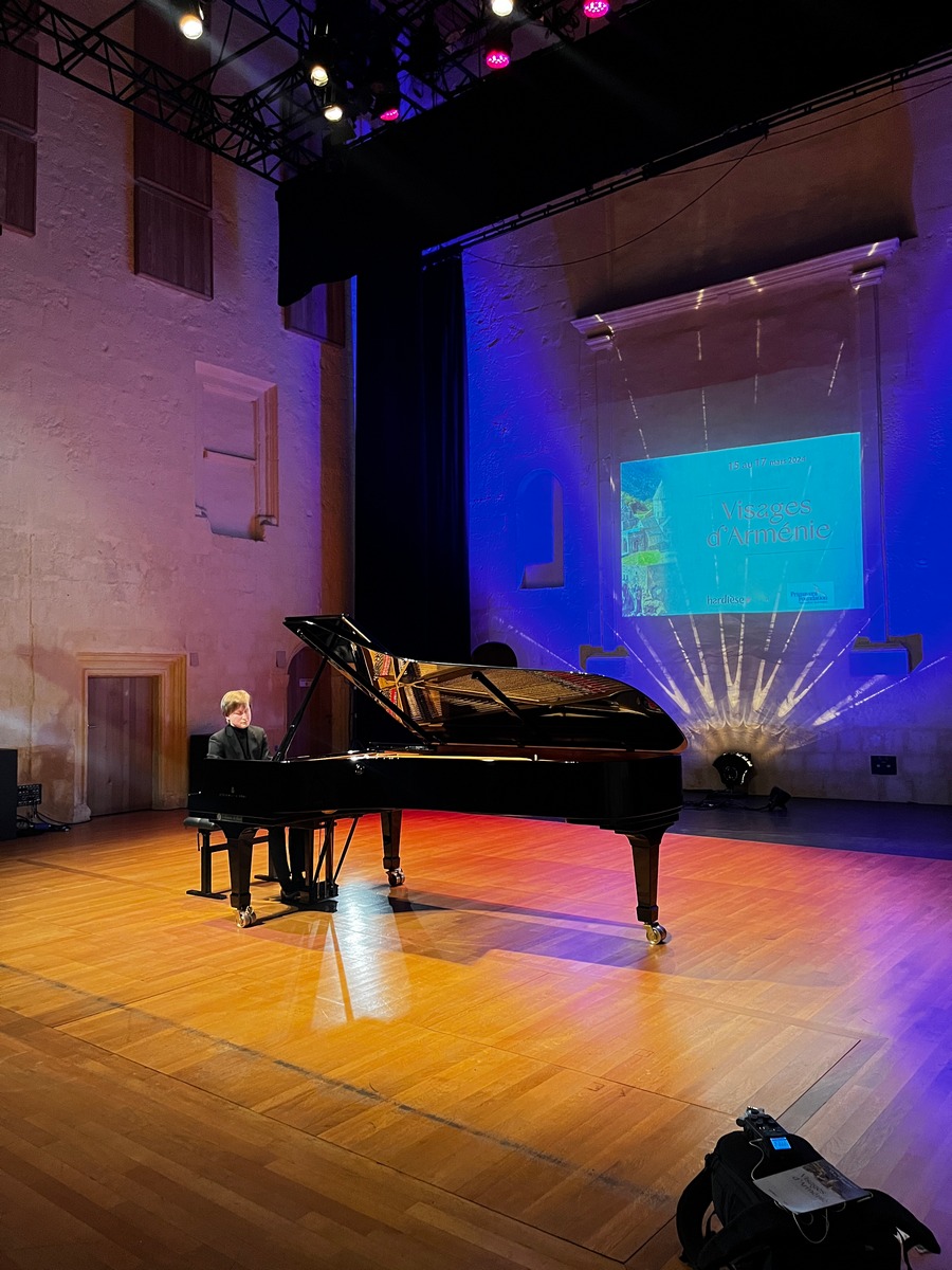 masllev_france_150324_15