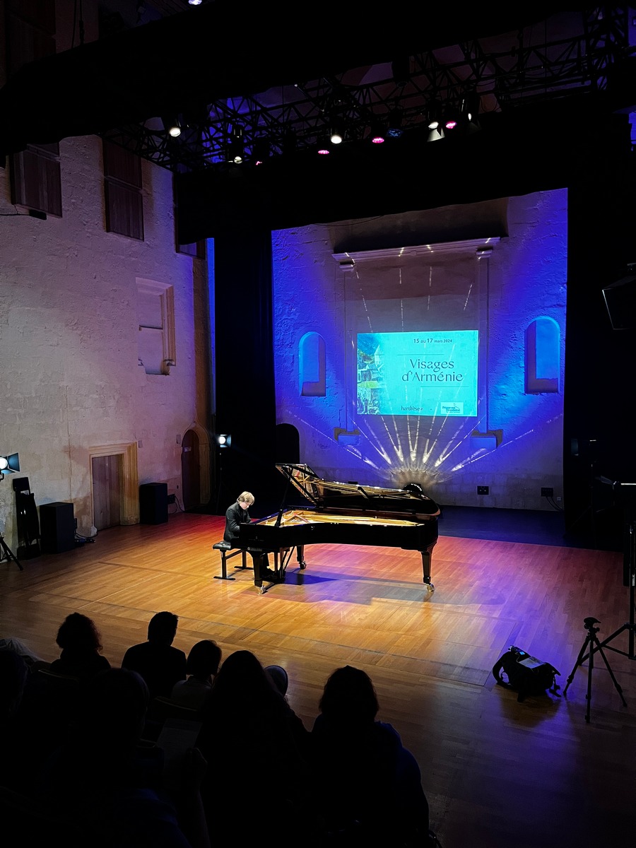 masllev_france_150324_19