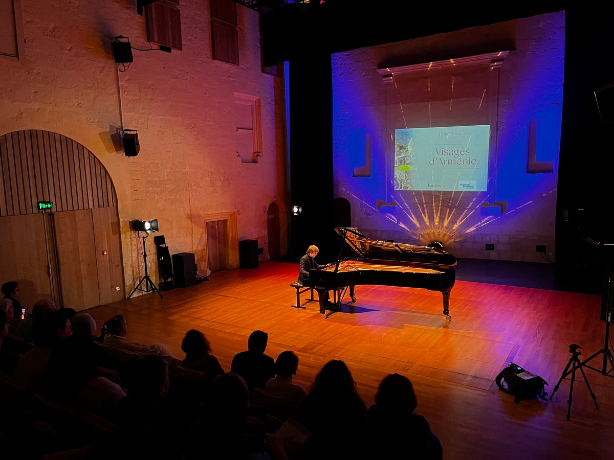 masllev_france_150324_21