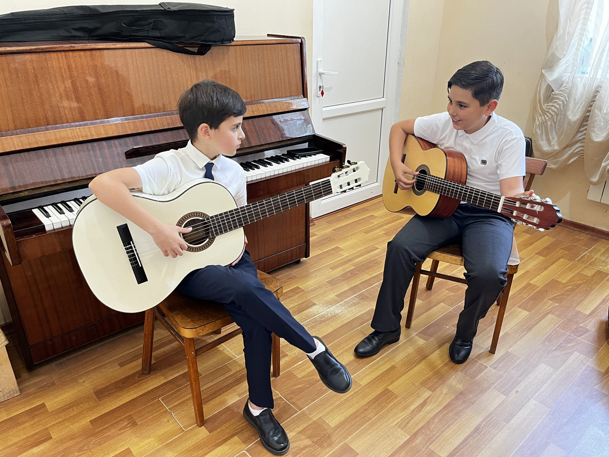 2024_guitar_comp_1706_01