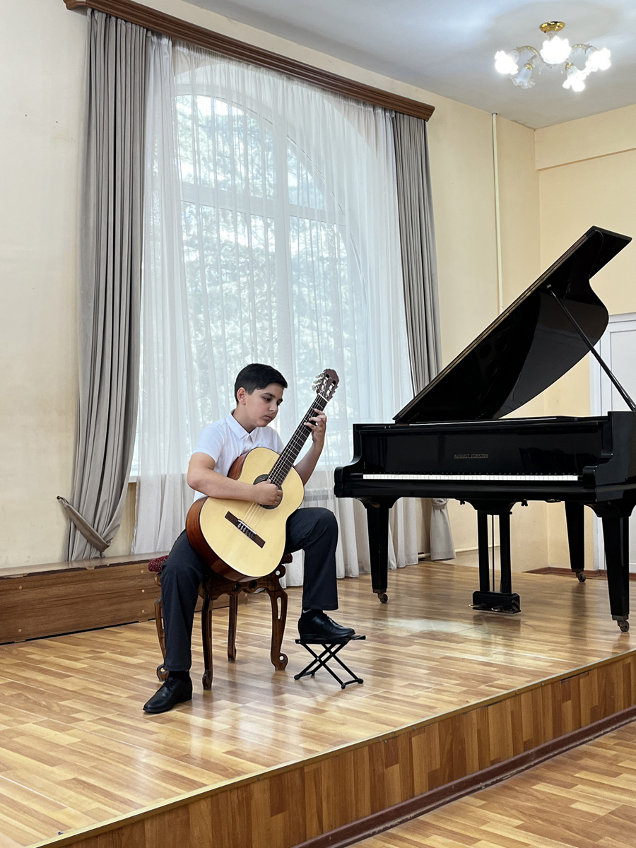 2024_guitar_comp_1706_06