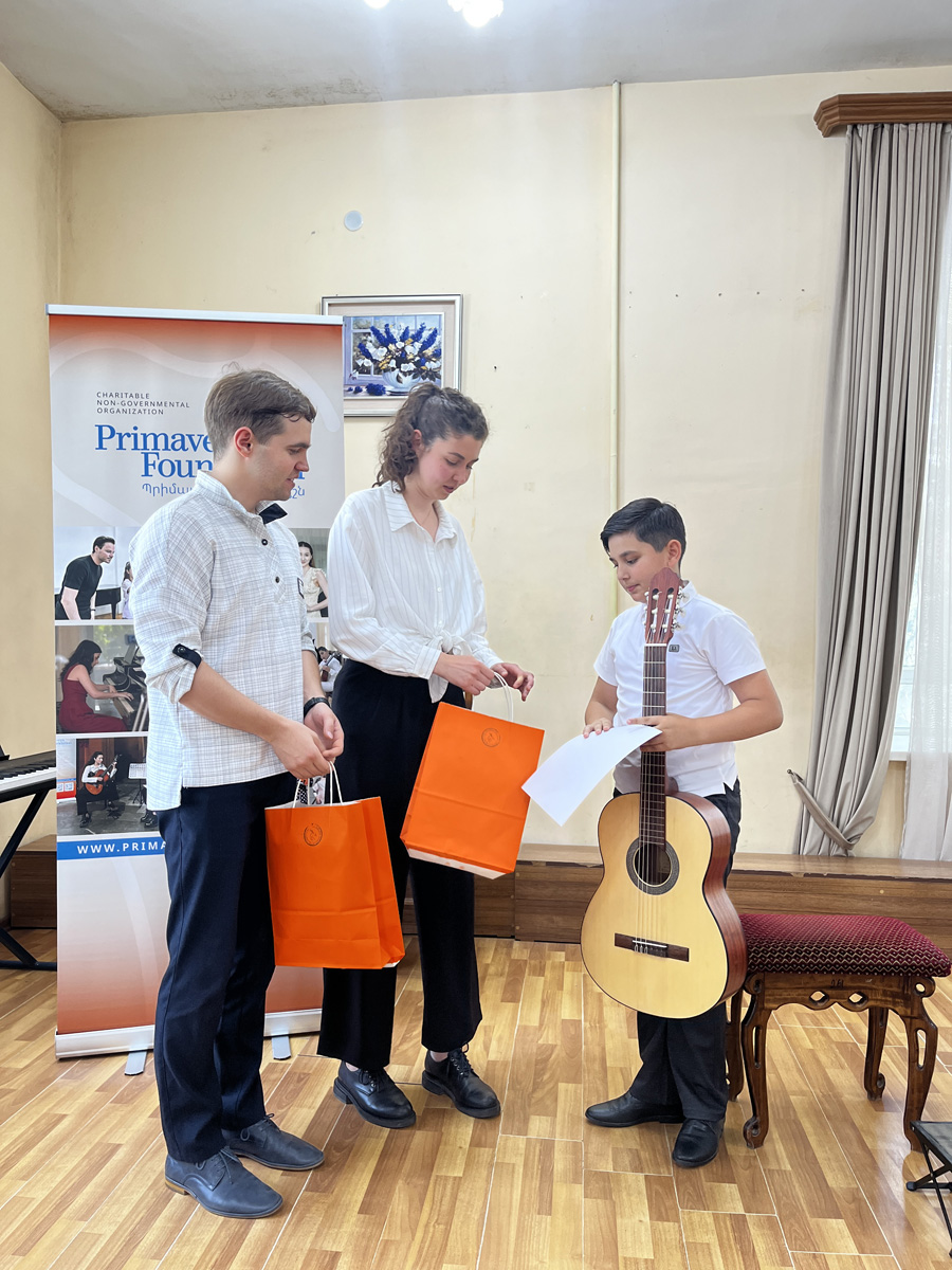 2024_guitar_comp_1706_09