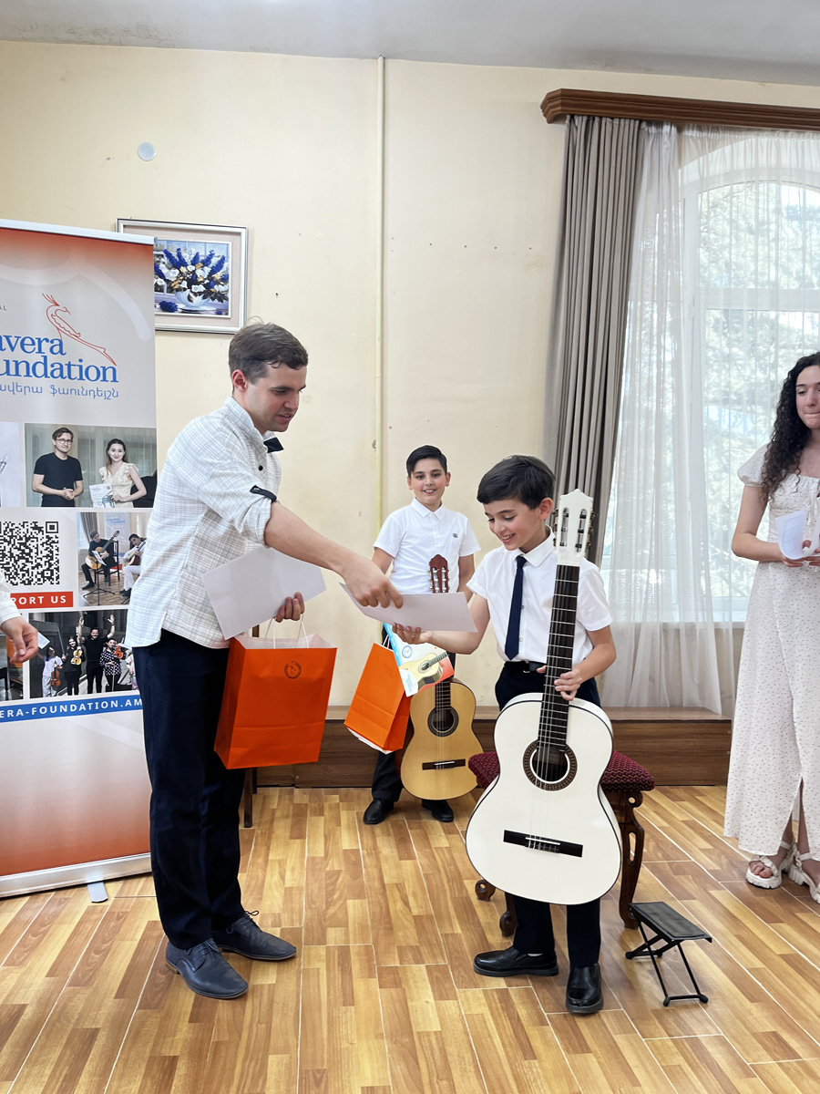 2024_guitar_comp_1706_11