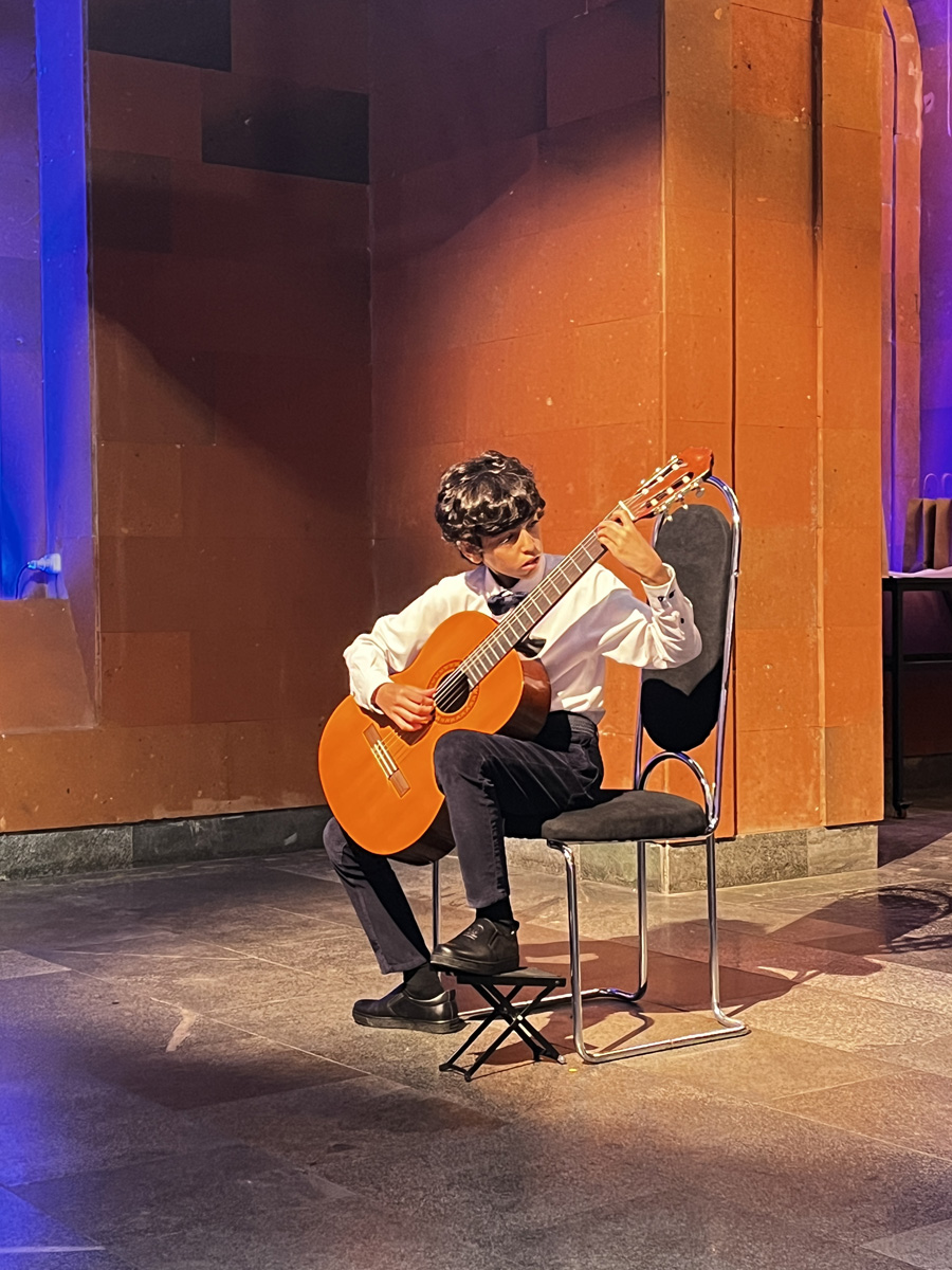 2024_guitar_comp_1806_08