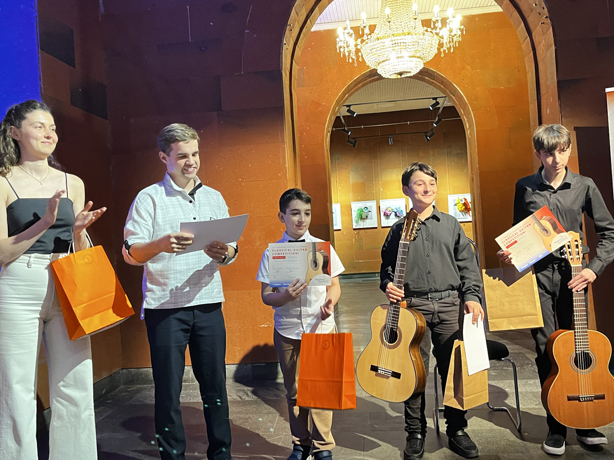 2024_guitar_comp_1806_09