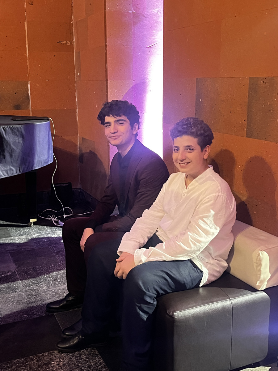 2024_guitar_comp_2006_14