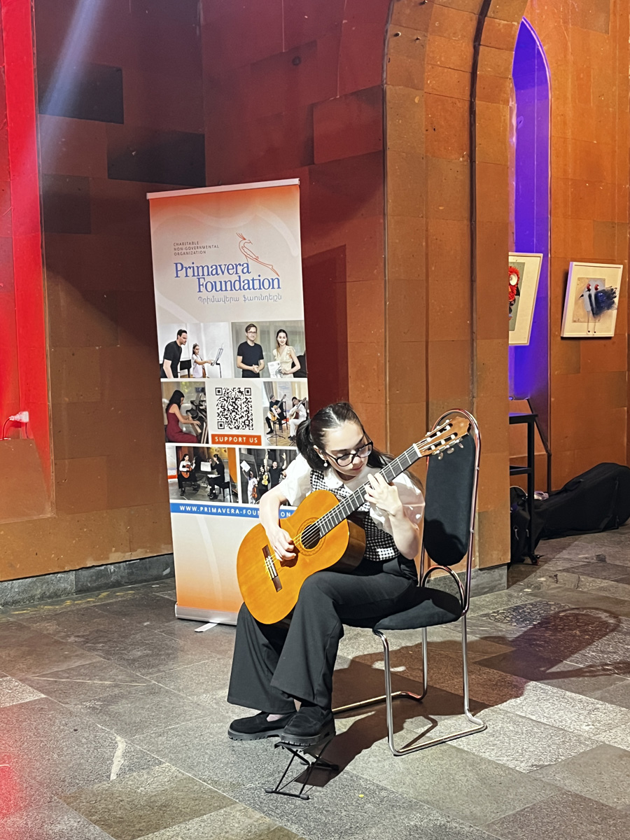 2024_guitar_comp_2006_17