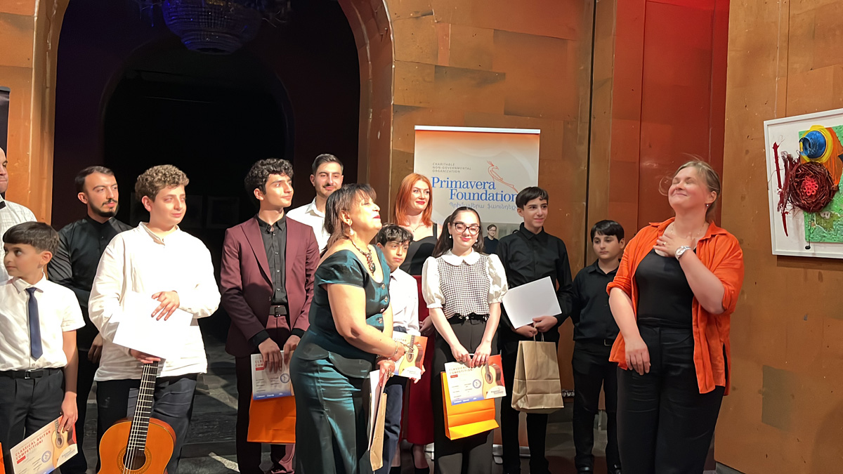 2024_guitar_comp_2006_27