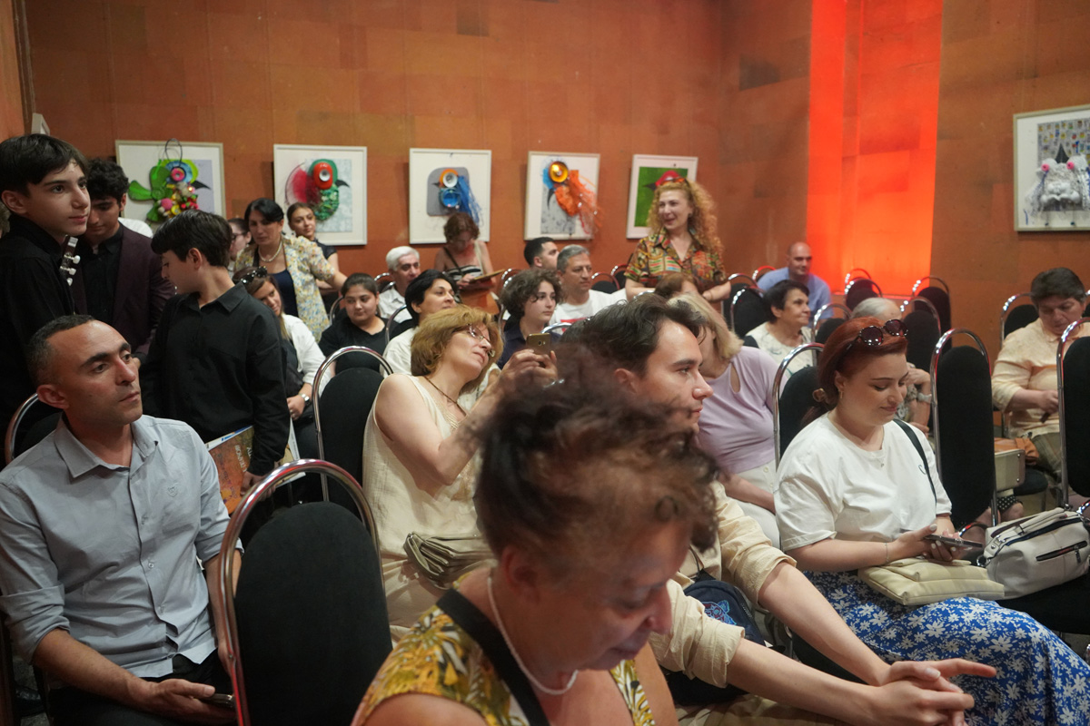 2024_guitar_comp_2006_46